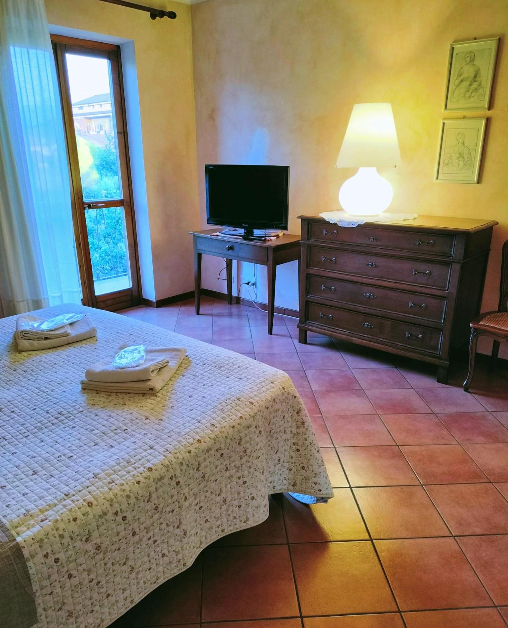 B&B "Madama Granet" Borgo San Dalmazzo Exterior foto